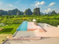 LS Hotel (Guilin Liangsu), a hotel with an “Avatar”-like view in China