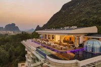 LS Hotel (Guilin Liangsu), a hotel with an “Avatar”-like view in China