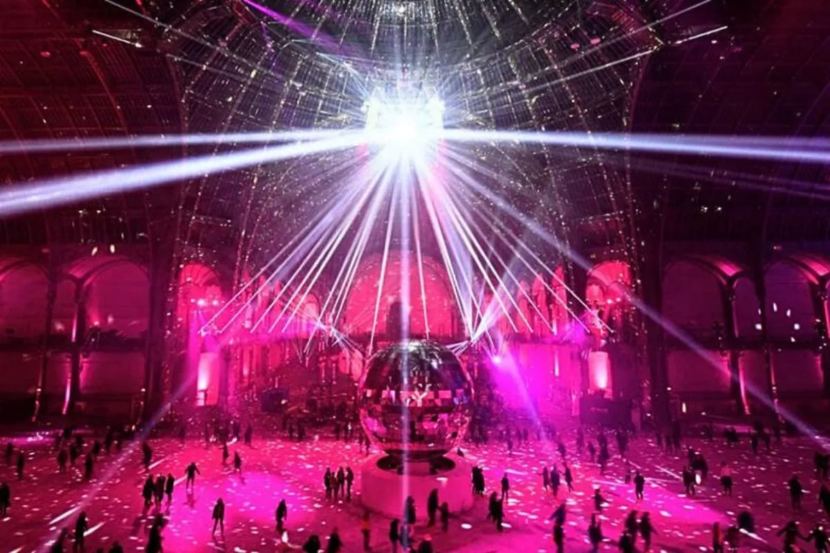 largest indoor ice rink, Grand Palais