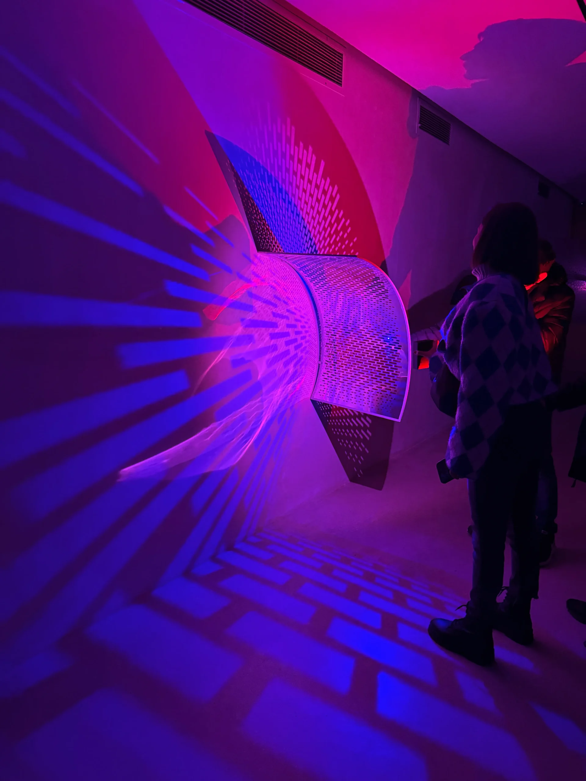 An Experiential Display of Light through ‘Invisible Geometry’ 6 The Invisible Geometry, Arian Hakimi Design, Iran