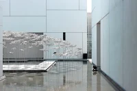 YOKOMAE et BOUAYAD’s stainless-steel pavilion at Louvre Abu Dhabi