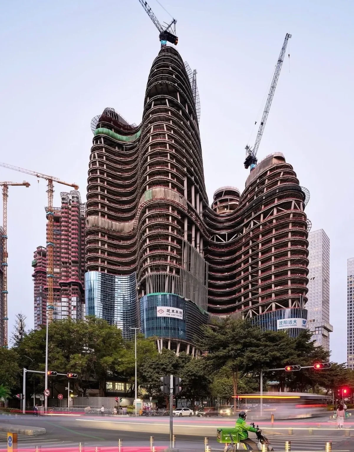Zaha Hadid Architects’ OPPO Headquarters Rises in Shenzhen