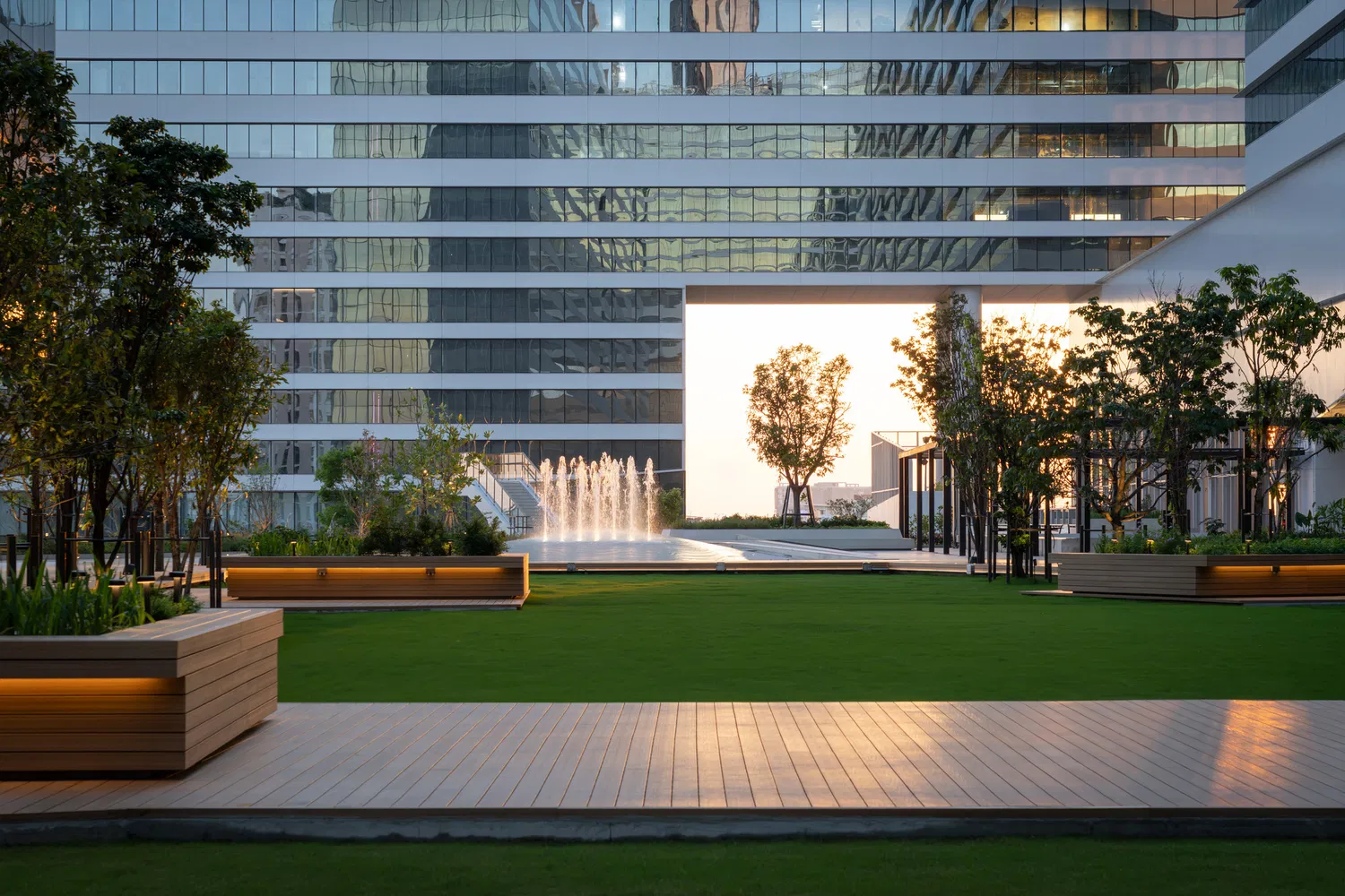 Snøhetta Designs Cloud 11 Creative Park’s “Thailand’s Largest Elevated Lawn”