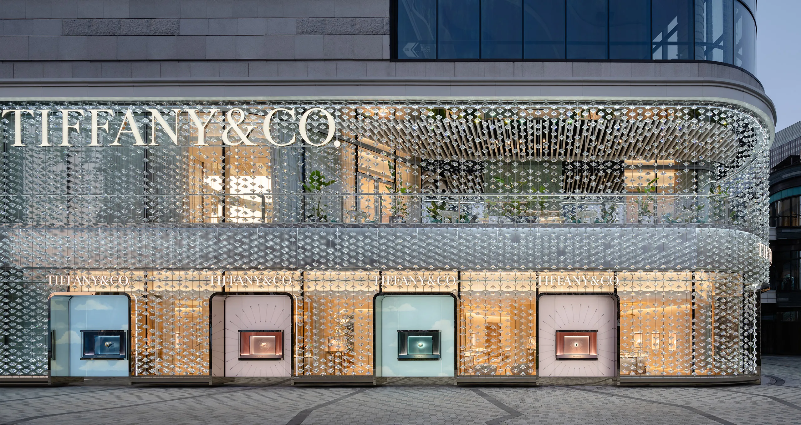10 Iconic Facade Designs Redefining Luxury Retail Experiences