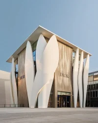 10 Iconic Facade Designs Redefining Luxury Retail Experiences