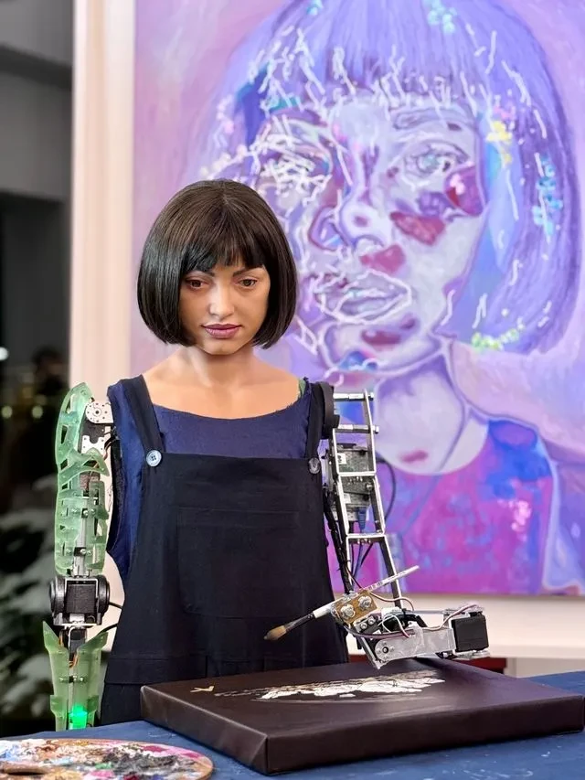 Ai-Da Makes Architectural History with the World’s First Robot-Designed Structure 8 Ai-Da, humanoid robot artist