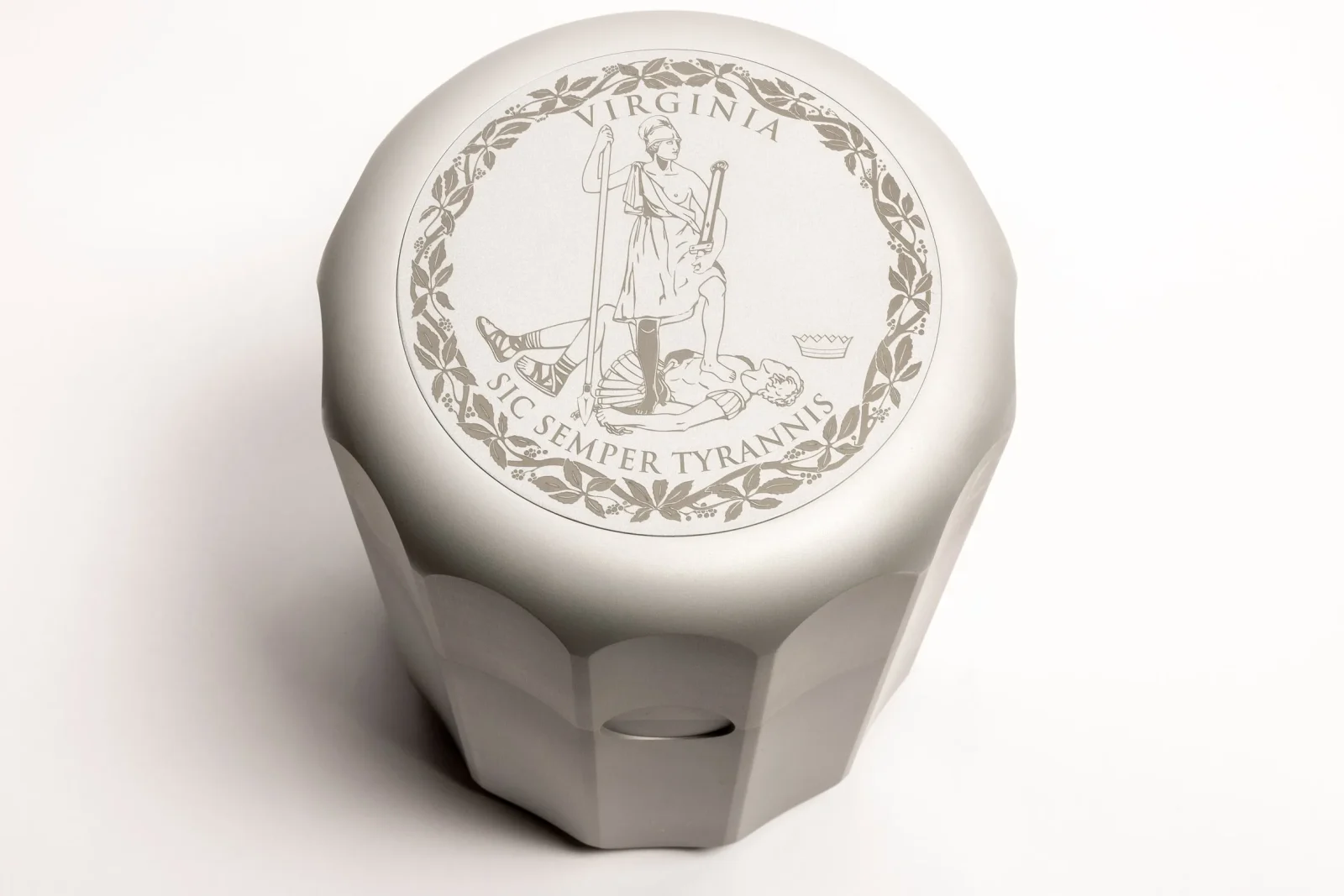 王様の牛乳、ERA.Time Capsule Norman Foster Crafts Time Capsule to Mark U.S. 250th Anniversary