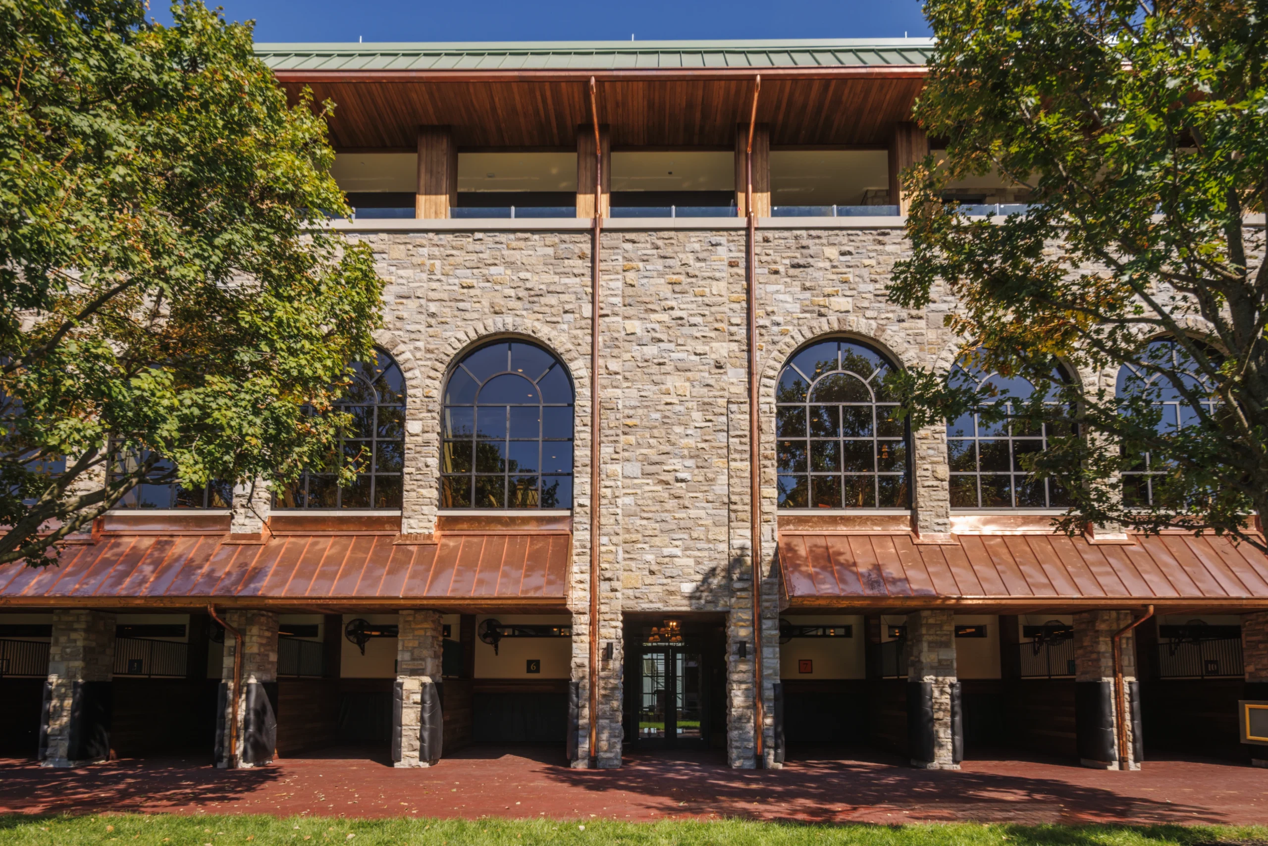 Populous Designs a Modern Paddock Building for America’s Historic Racetrack 15 Keeneland Introduces New Paddock Building Hospitality Spaces for 2026 Spring Meet