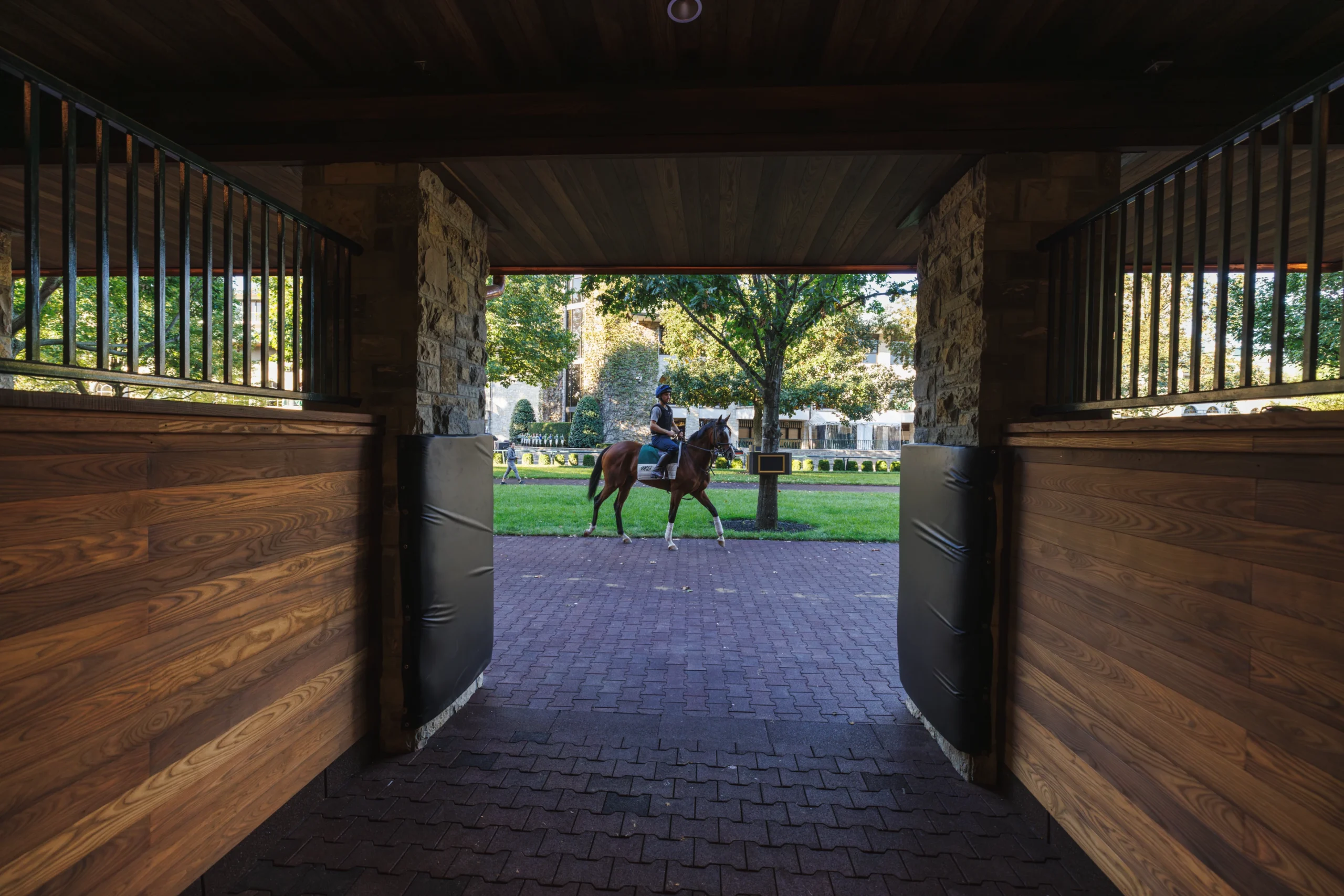 Populous Designs a Modern Paddock Building for America’s Historic Racetrack 8 Keeneland Introduces New Paddock Building Hospitality Spaces for 2026 Spring Meet