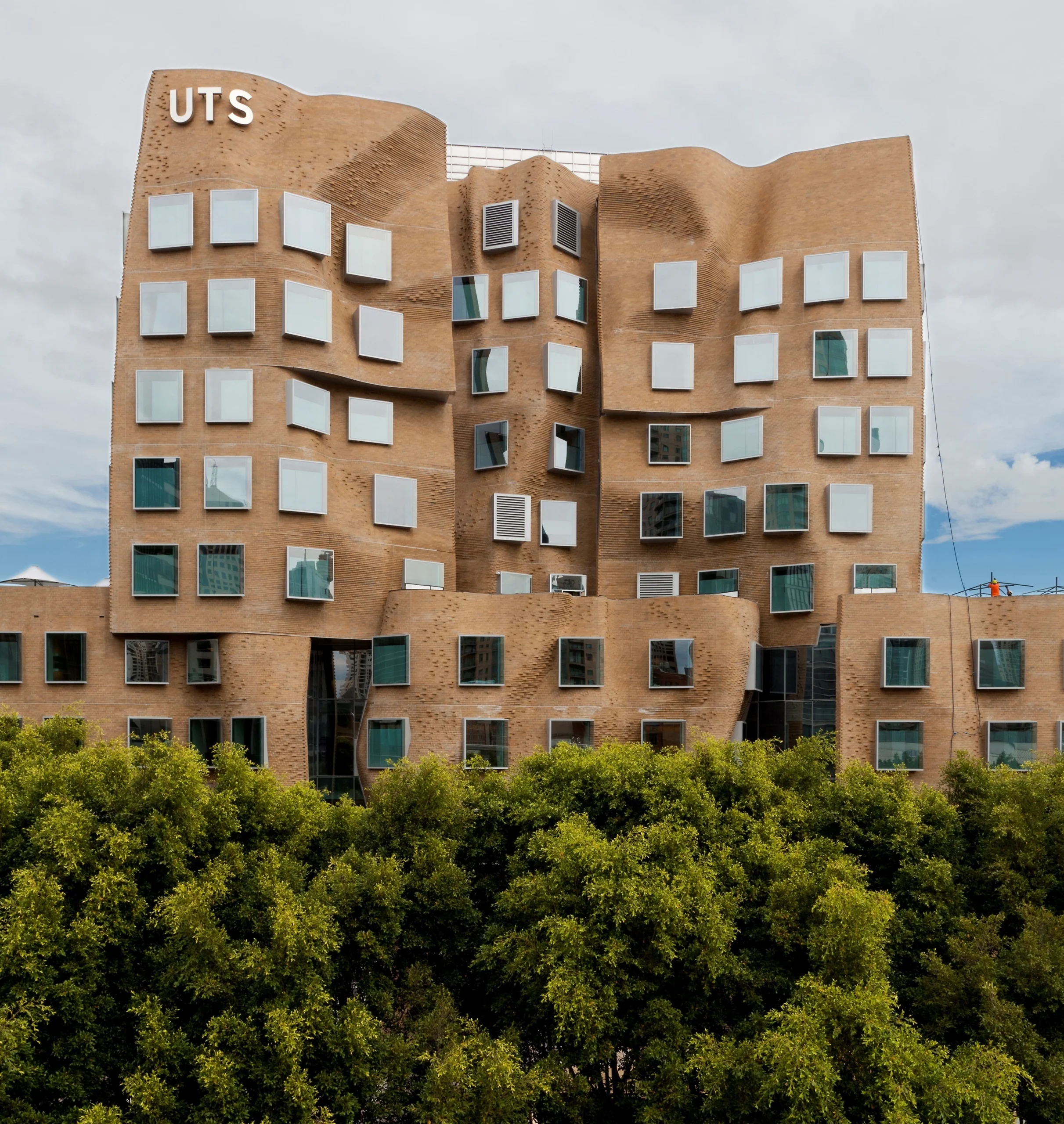 10 Universities with Strange Architecture 8 Most Unusual Universities