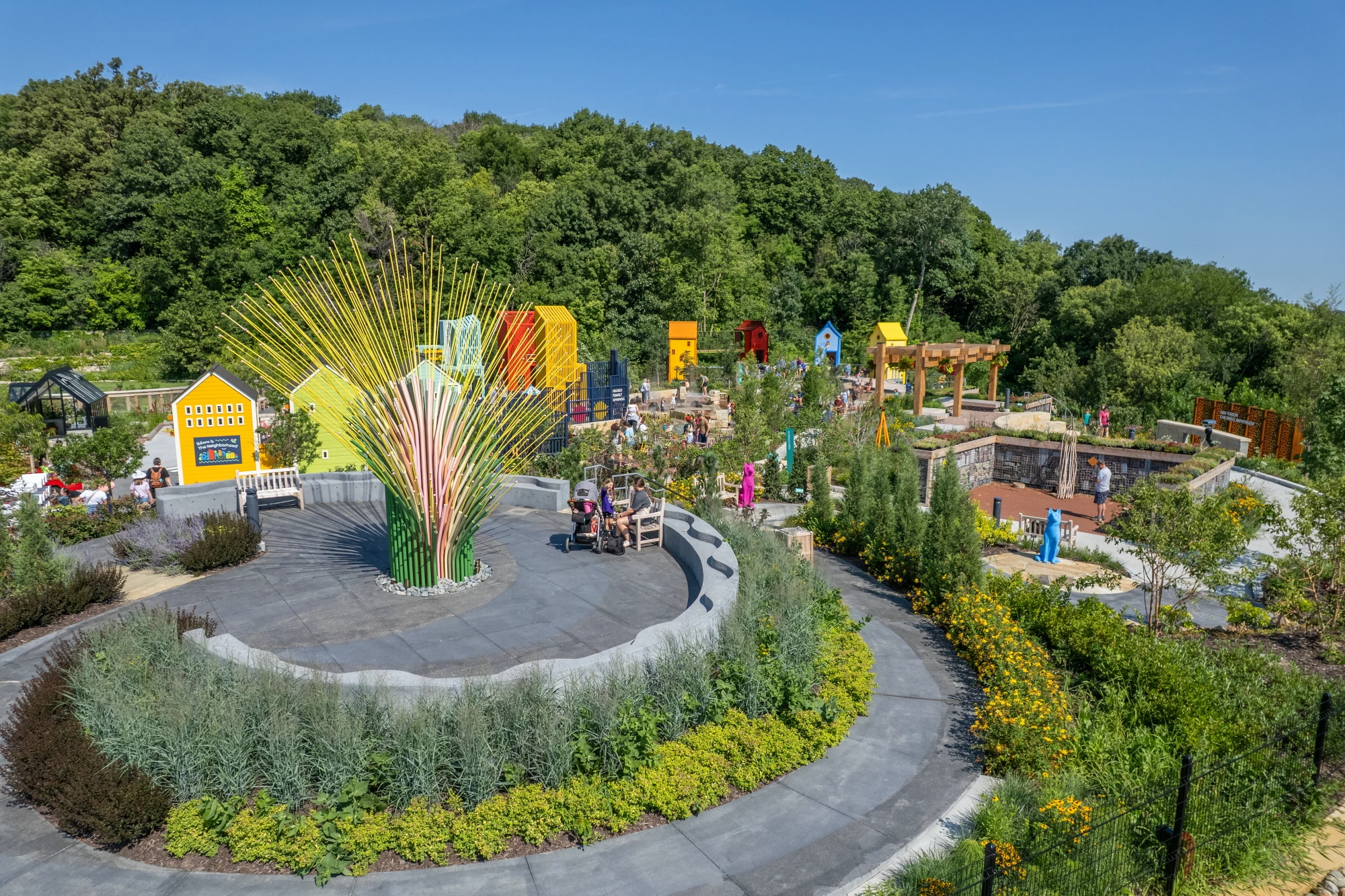 Chorus Ventus by NEON, A Plant-Inspired Installation Blooms at Lauritzen Gardens