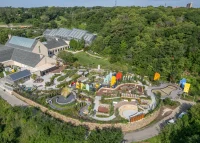 Chorus Ventus by NEON, A Plant-Inspired Installation Blooms at Lauritzen Gardens