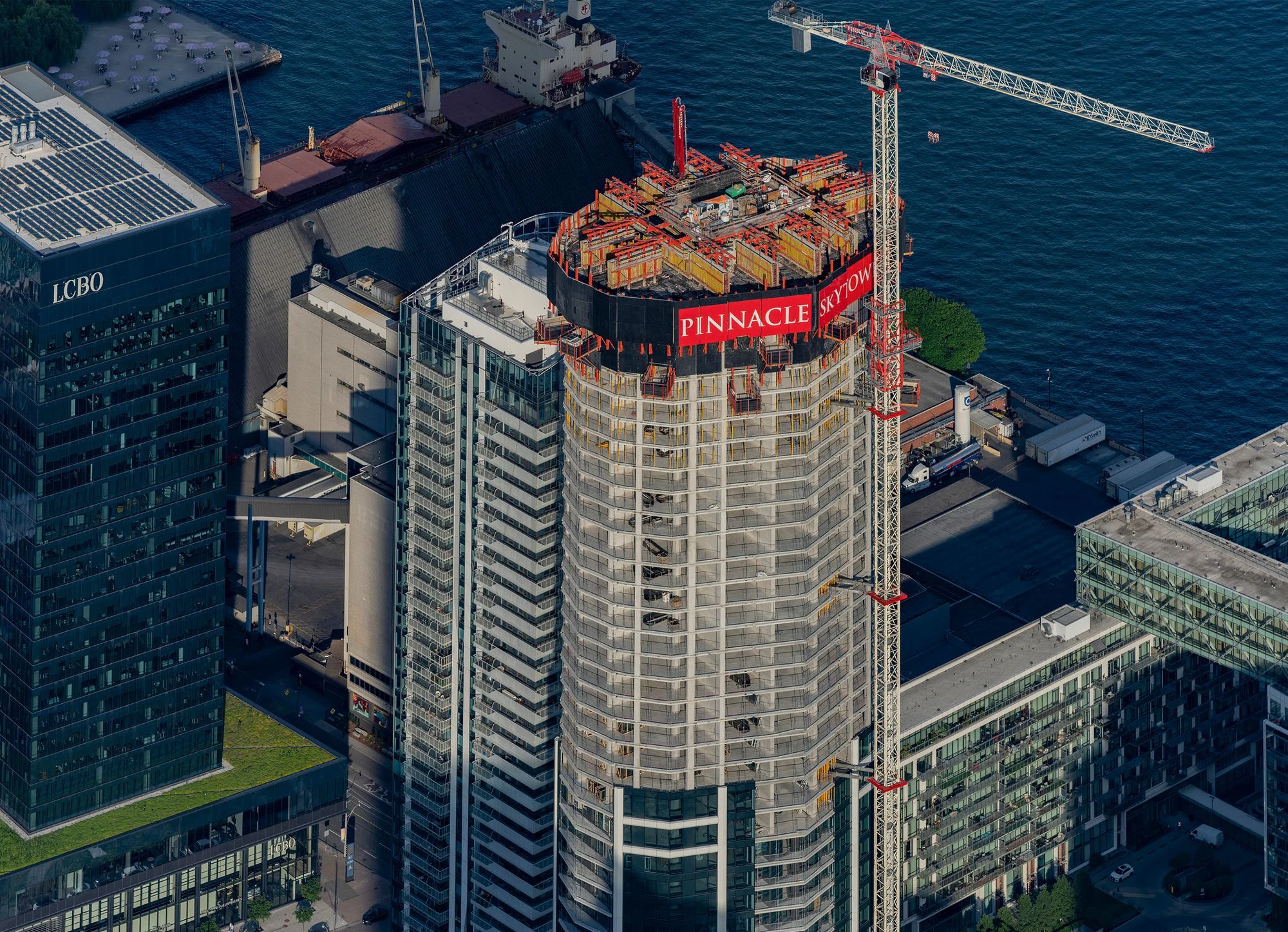 SkyTower at Pinnacle One Yonge, Toronto, Hariri Pontarini Architects