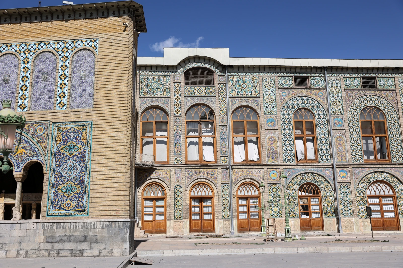 Widespread Damage as Over 42,000 Civilian Buildings Hit in US–Israel Airstrikes on Iran 6 Conflict in Iran Causes Extensive Civilian and Cultural Damage
