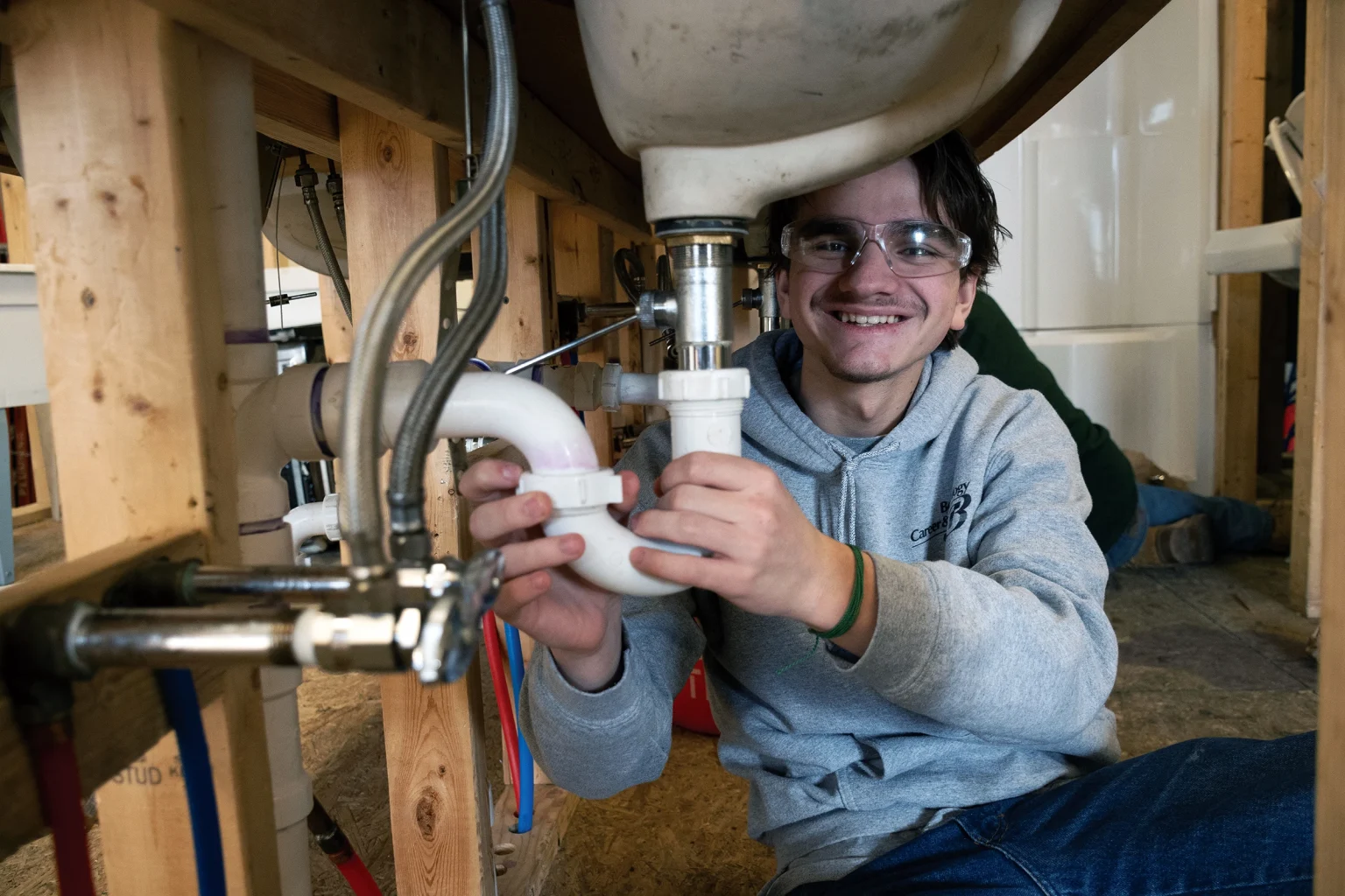 Why Future Electricians and Plumbers Learn Better in the Lab