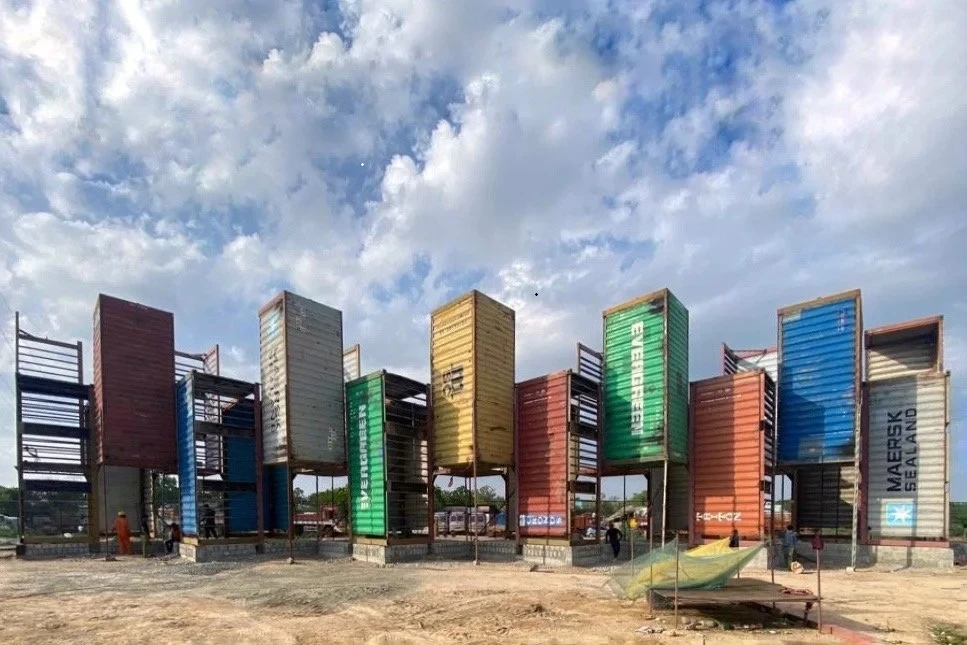 PETTI Restaurant by Wallmakers Reimagines Shipping Containers with Climate-Responsive Design 6 PETTI Restaurant by Wallmakers