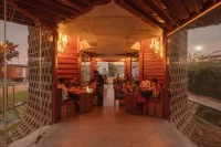 PETTI Restaurant by Wallmakers