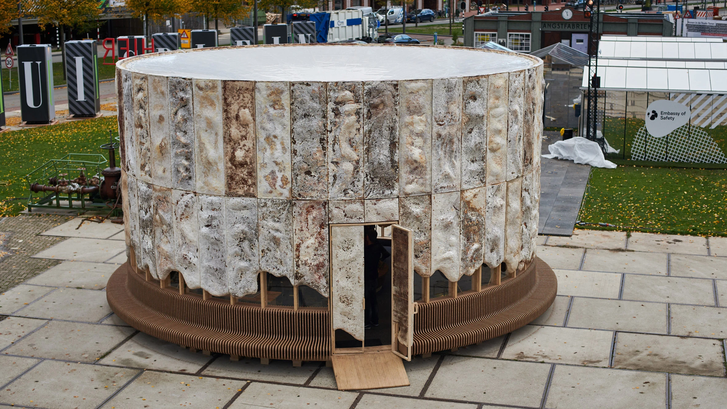 Can We Design Responsive Buildings Through Living Architecture? 19 Can We Design Responsive Buildings Through Living Architecture?