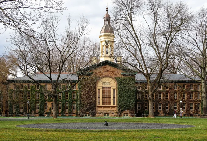 10 Stunning University Campuses