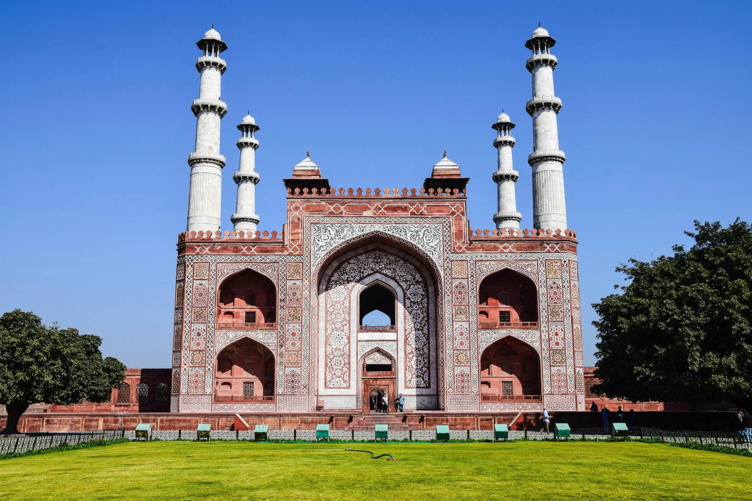 Agra’s Architectural Identity Revealed Through 8 Historic Landmarks