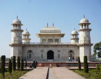 Agra’s Architectural Identity Revealed Through 8 Historic Landmarks