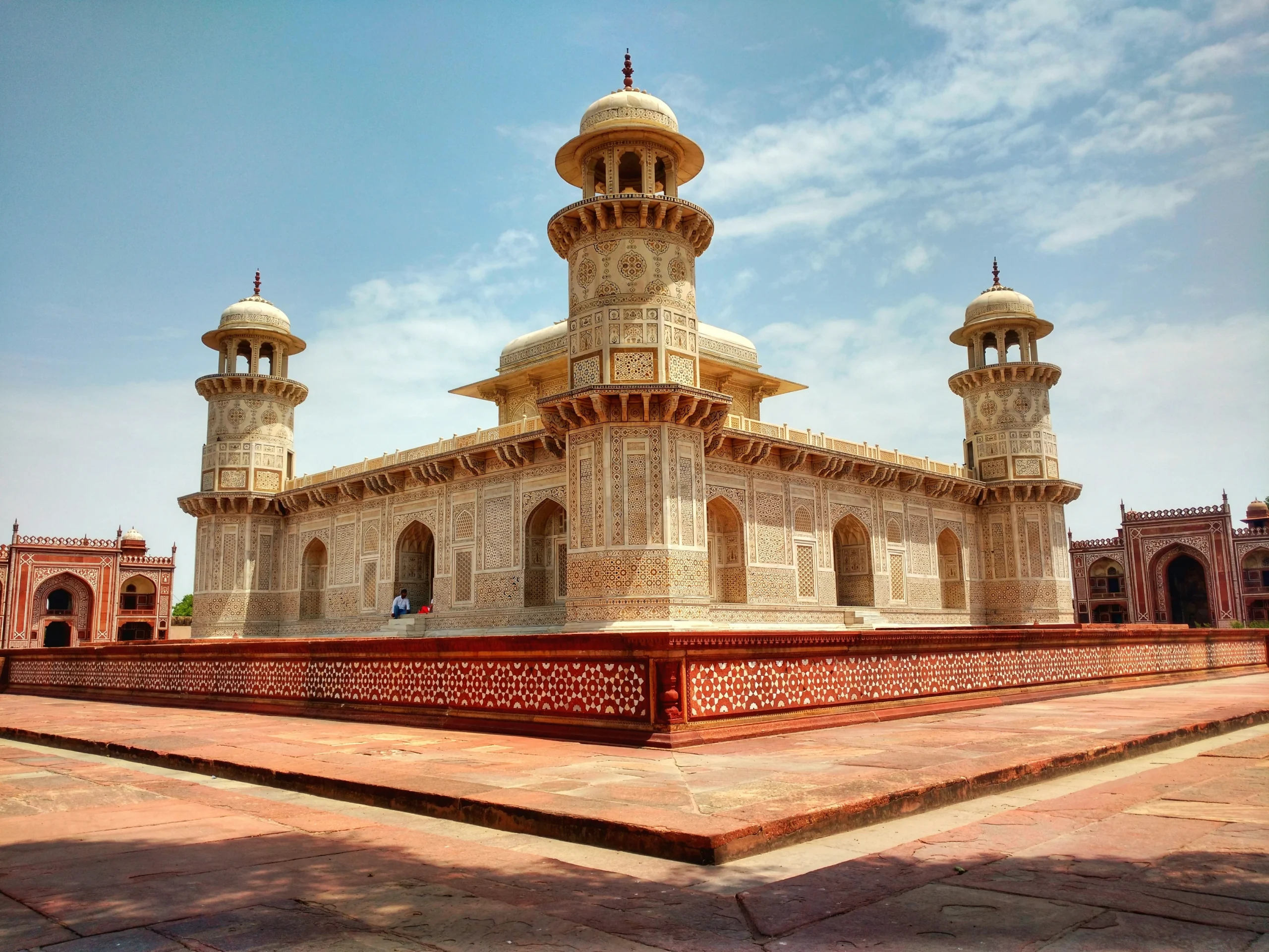 Agra’s Architectural Identity Revealed Through 8 Historic Landmarks
