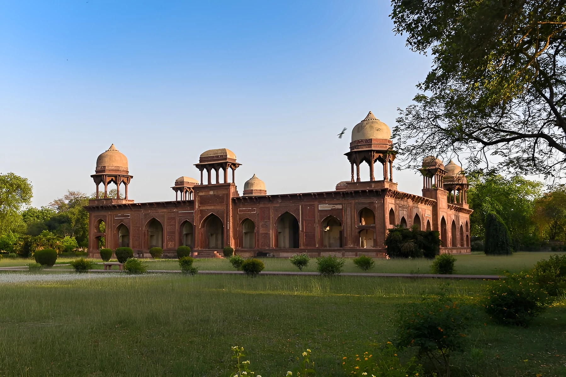 Agra’s Architectural Identity Revealed Through 8 Historic Landmarks