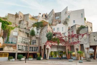 How to Balance Brutalism and Biophilia in Architecture