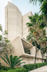 How to Balance Brutalism and Biophilia in Architecture