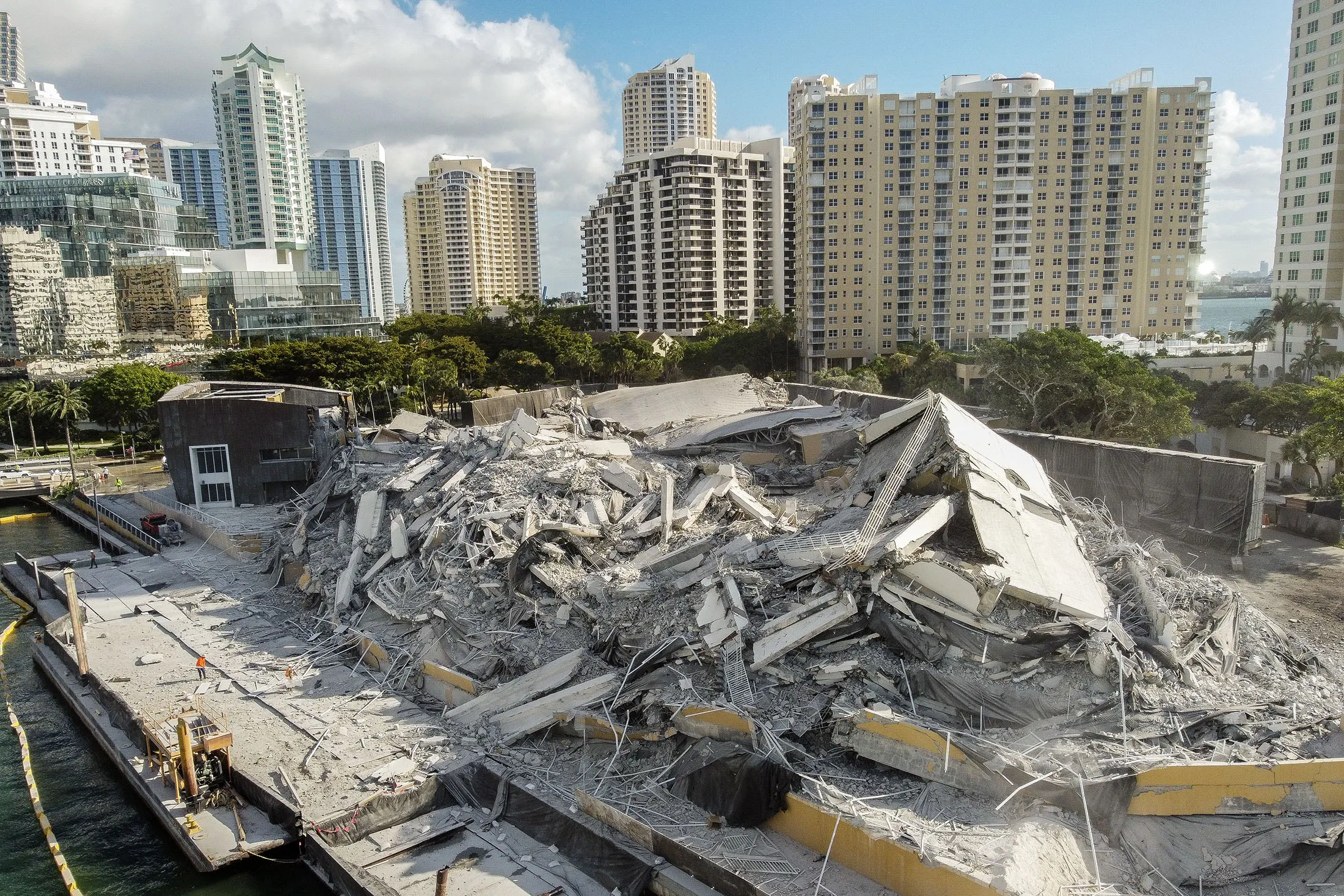 Mandarin Oriental Hotel Demolition on Brickell Key, Miami, Marks End of Luxury Landmark 7 Mandarin Oriental Hotel Demolition on Brickell Key, Miami, Marks End of Luxury Landmark