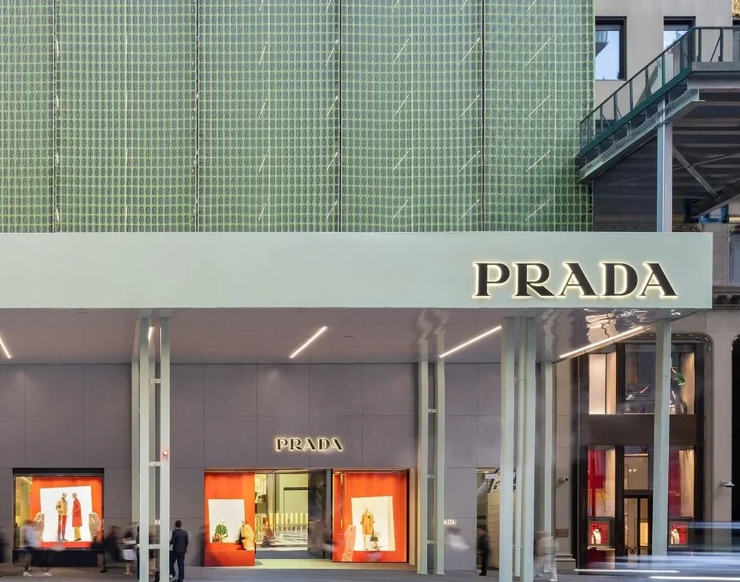 Luxury Retail Architecture Defined by Fluid Façades and Experiential Flagship Interiors