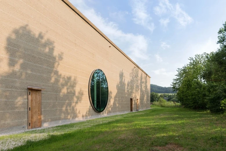 Circular Architecture Begins with Soil: Rammed Earth Revival 15 Circular Architecture Begins with Soil: Revival of Rammed Earth