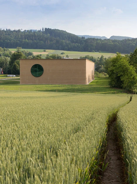 Circular Architecture Begins with Soil: Rammed Earth Revival 16 Circular Architecture Begins with Soil: Revival of Rammed Earth