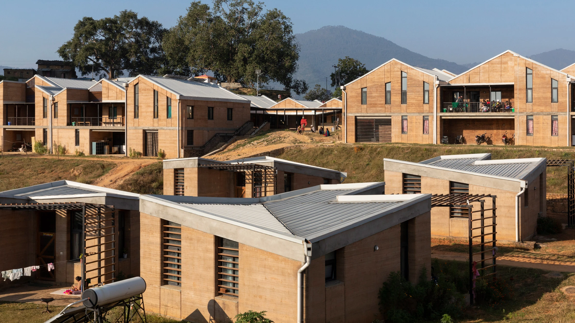 Circular Architecture Begins with Soil: Rammed Earth Revival 19 Circular Architecture Begins with Soil: Revival of Rammed Earth