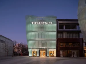 Luxury Retail Architecture Defined by Fluid Façades and Experiential Flagship Interiors