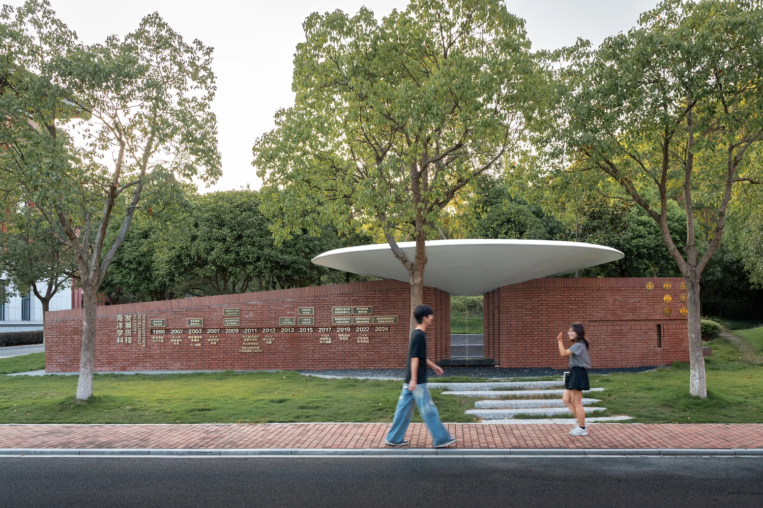 Xuanpu Pavilion Shapes Water, Concrete, and Spirit into a Sculptural Sanctuary 5 Xuanpu Pavilion