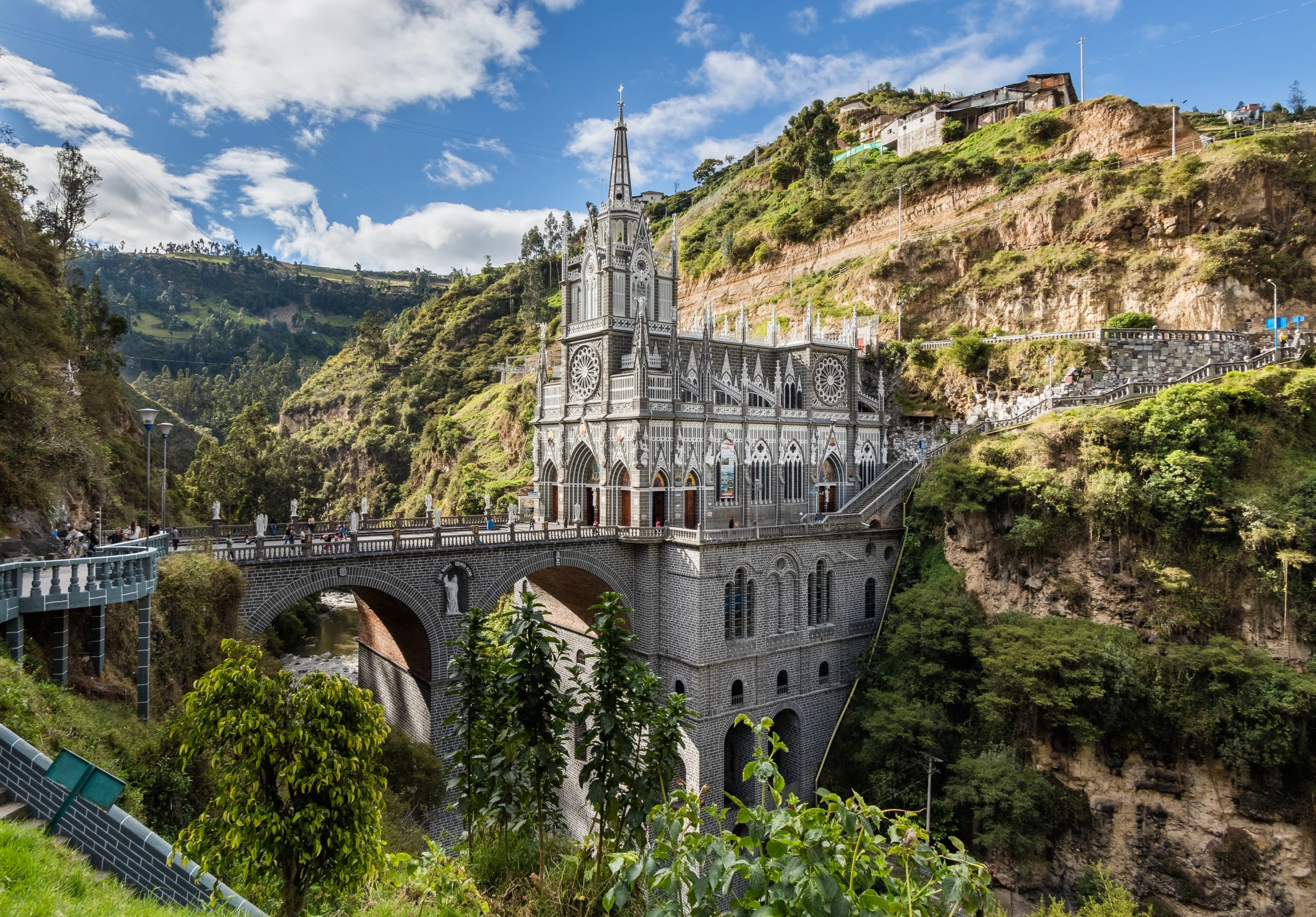 8 Proto-Parametric Churches That Were Ahead of Their Time 8 8 Proto-Parametric Churches That Were Ahead of Their Time