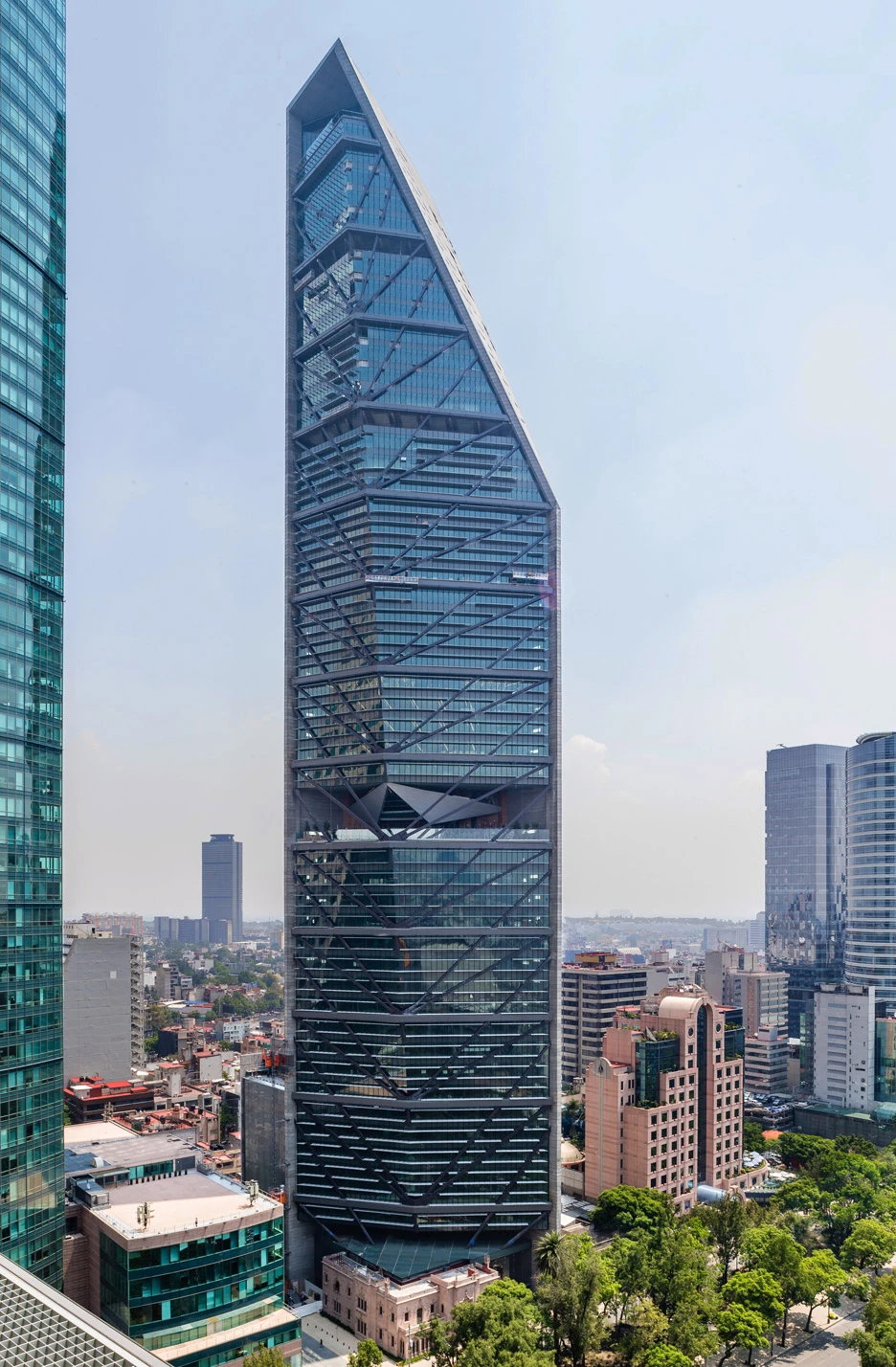 Top 10 LEED-Certified Green Buildings Around the Globe 26 Top 10 LEED-Certified Green Buildings Around the Globe