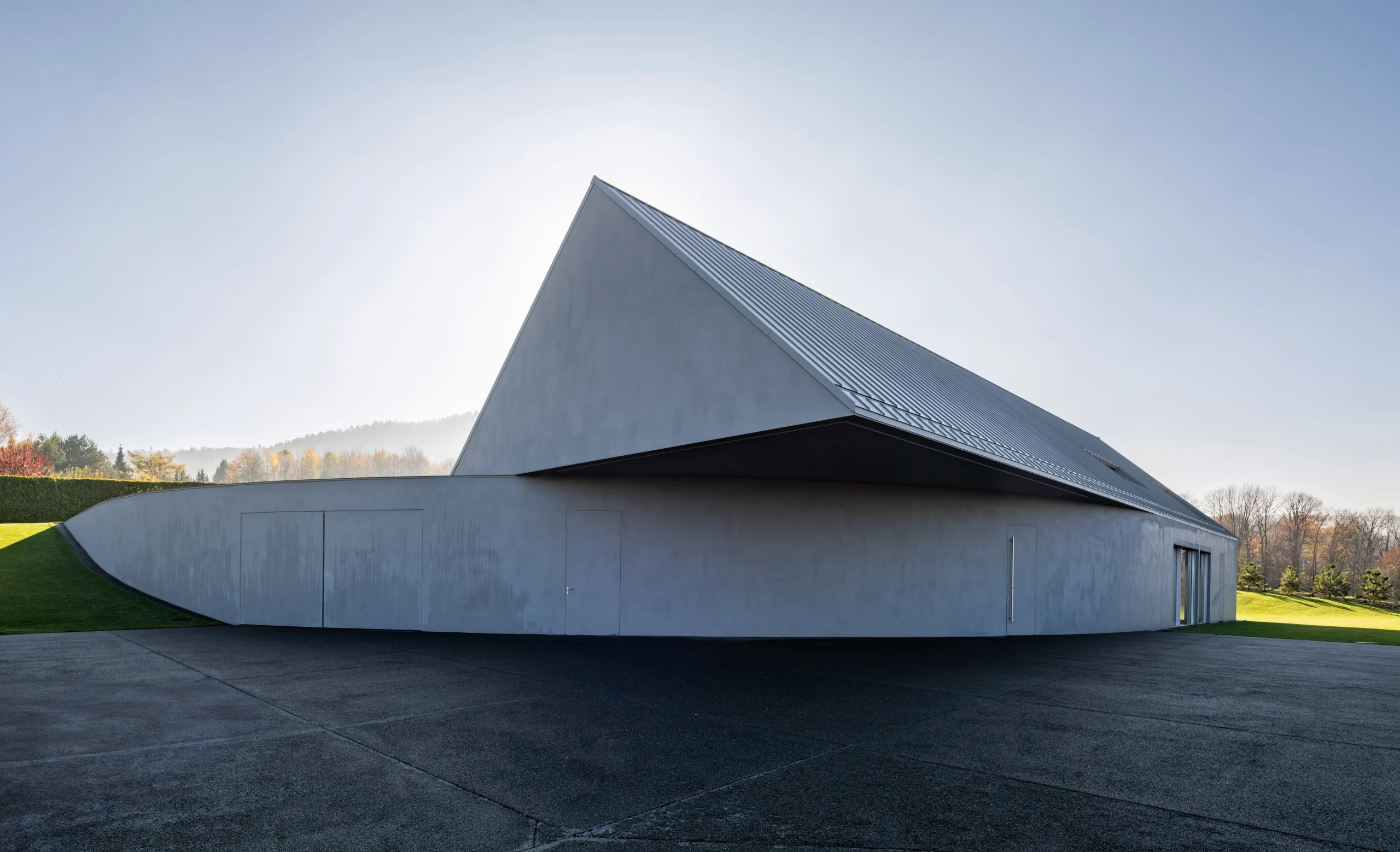 Yaw House by KWK Promes: A Rotating Mountain Home Embedded Into the Beskid Landscape