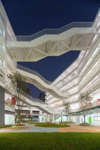 Dynamic and Interconnected Learning Spaces Define Shenzhen Longhua Foreign Languages School by Z&Z STUDIO