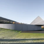 Yaw House by KWK Promes: A Rotating Mountain Home Embedded Into the Beskid Landscape