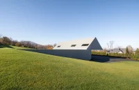 Yaw House by KWK Promes: A Rotating Mountain Home Embedded Into the Beskid Landscape