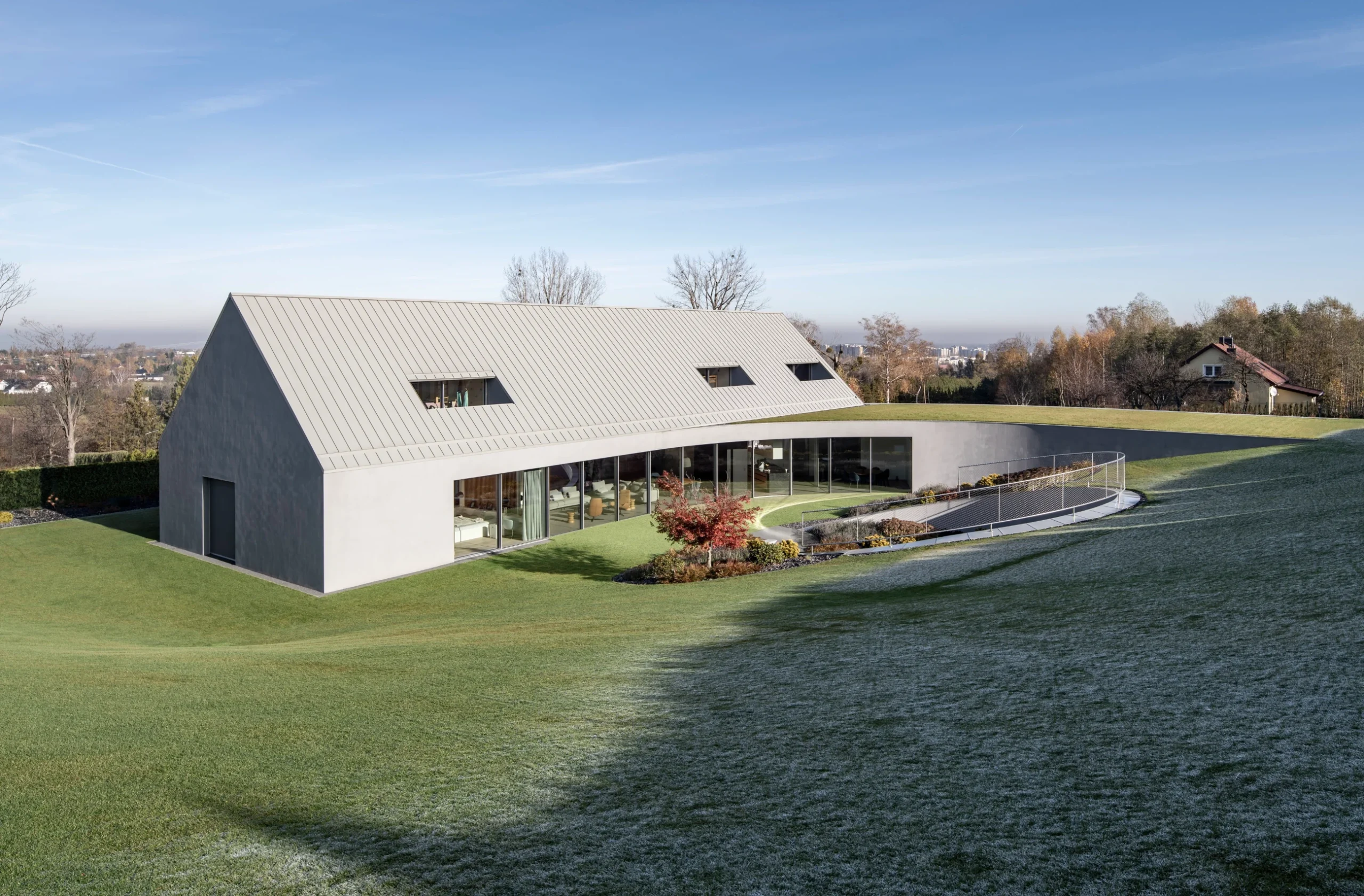 Yaw House by KWK Promes: A Rotating Mountain Home Embedded Into the Beskid Landscape