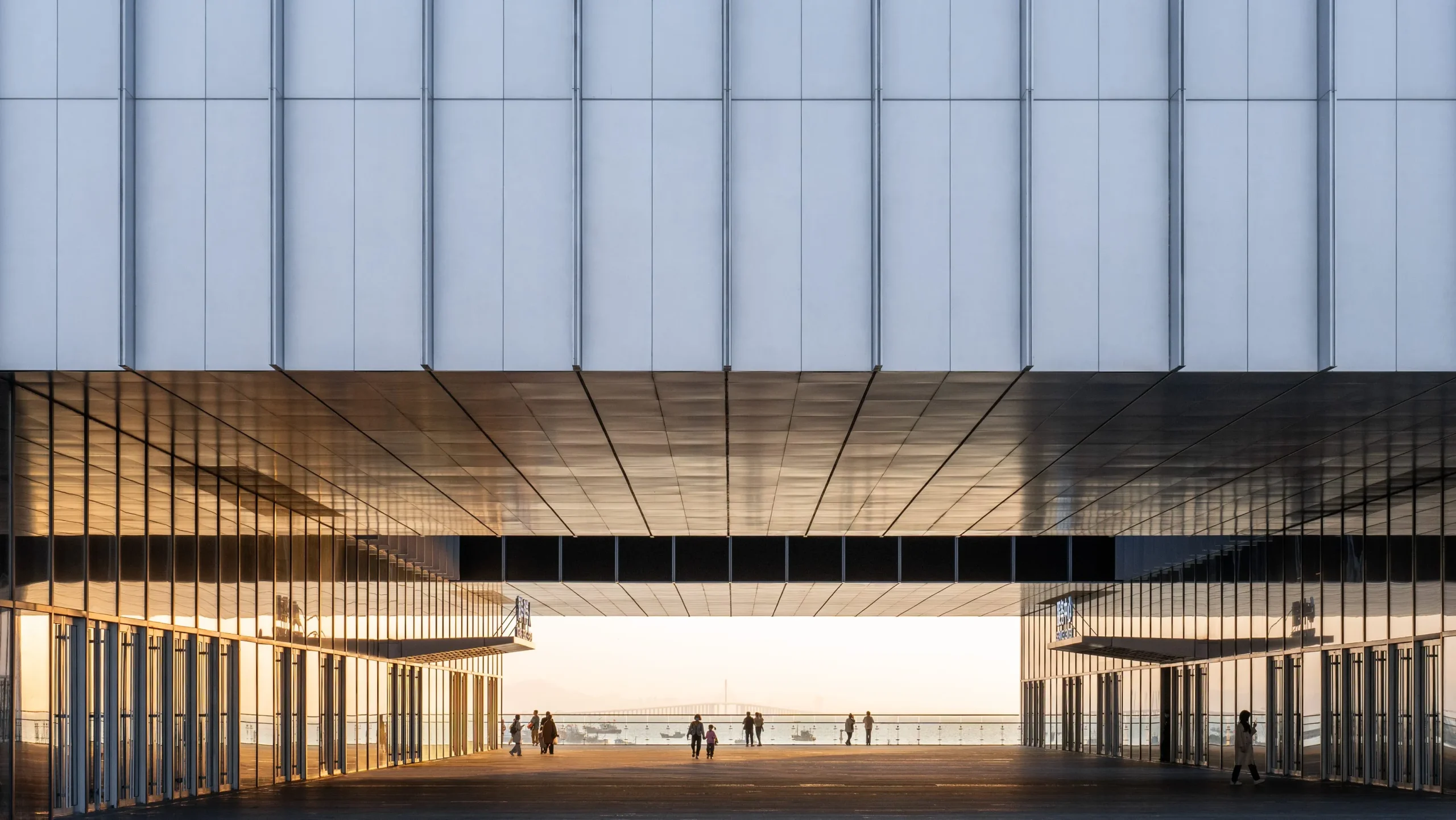 Qingdao Science & Technology Museum by von Gerkan, Marg and Partners Activates the Waterfront 5 Qingdao Science & Technology Museum by von Gerkan, Marg and Partners Architects Reshapes Qingdao’s Waterfront Identity