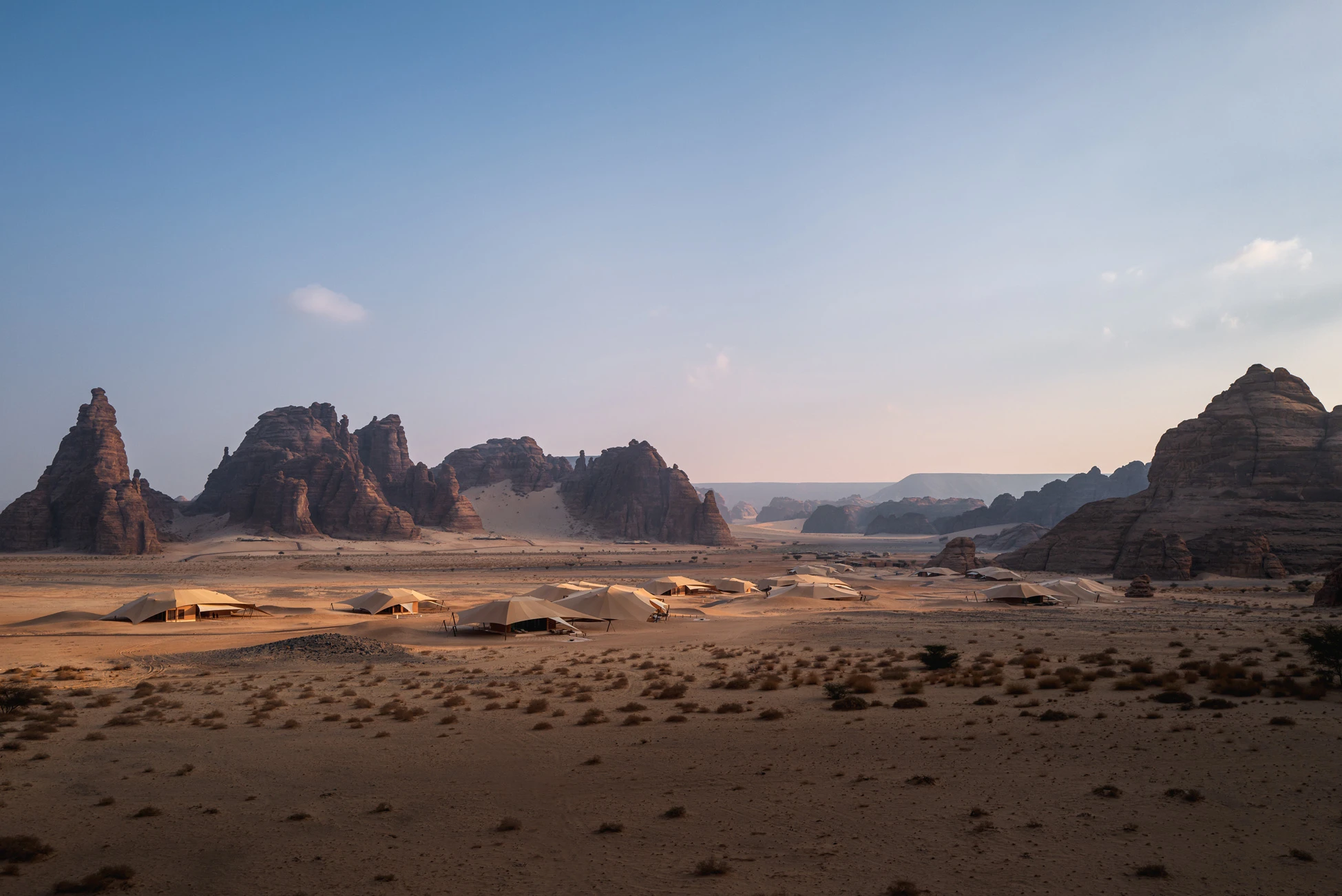 6 Contemporary Desert Retreats Where Design Meets Silence and Sand