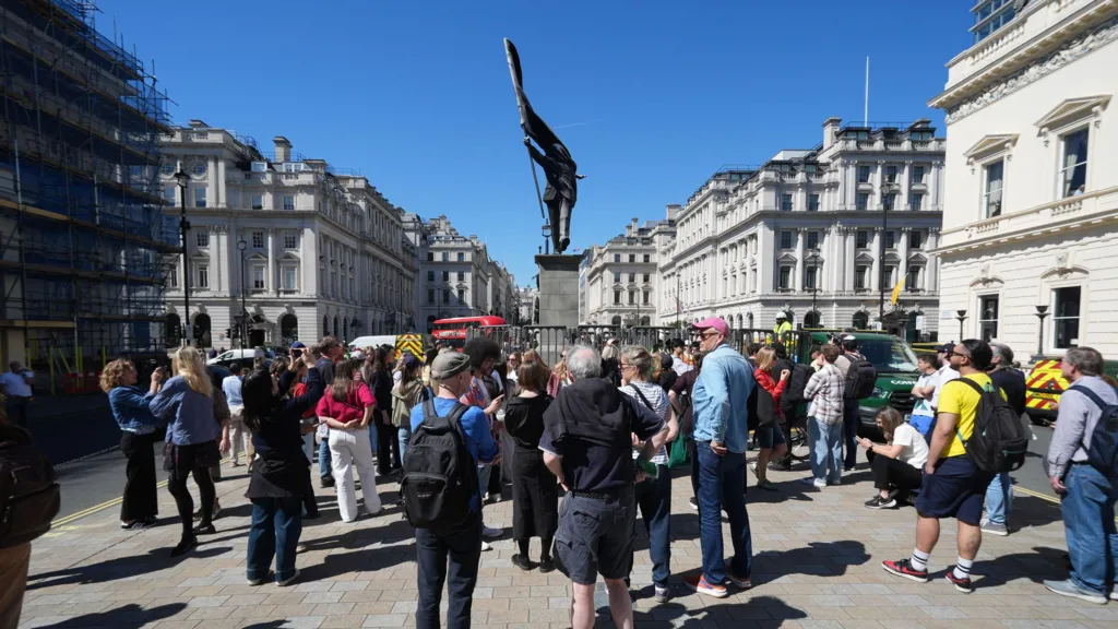 Flag and Void: A Historical and Contemporary Reading of Banksy’s Sculpture at Waterloo Place
