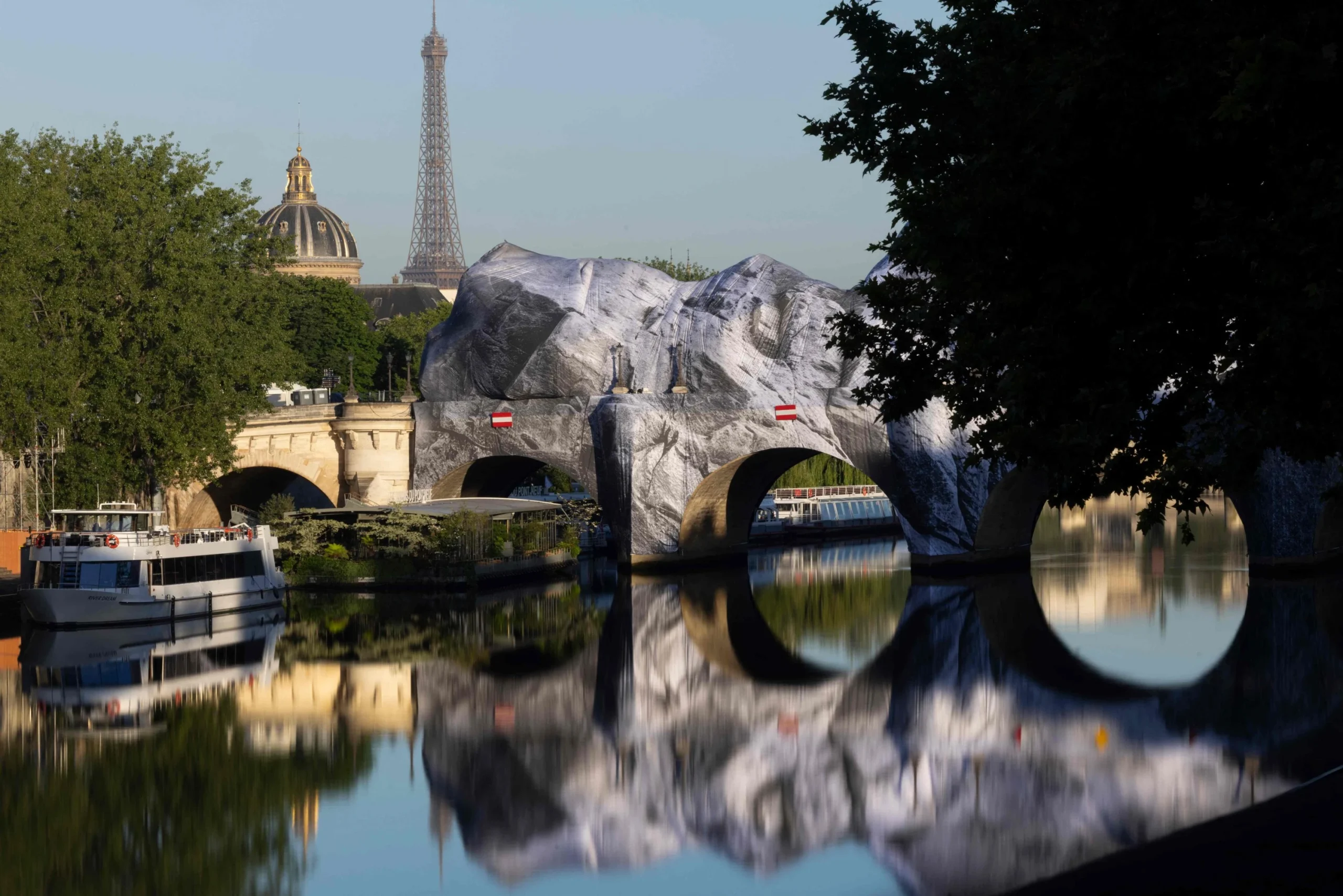 Street Artist JR Transforms Paris’ Pont Neuf Into Monumental Inflatable Cave 5 Street Artist JR Transforms Paris’ Pont Neuf Into Monumental Inflatable Cave
