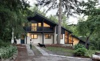 UUfie’s Belfountain House Transforms a Chalet into a Forest Retreat in Ontario