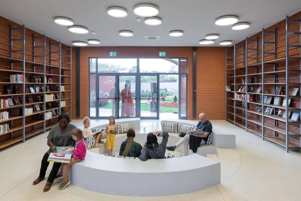 Goethe-Institut Dakar by Francis Kéré is a Climate-Responsive Design Shaped by an Existing Tree 7 Goethe-Institut Dakar by Francis Kéré is a Climate-Responsive Design Shaped by an Existing Tree