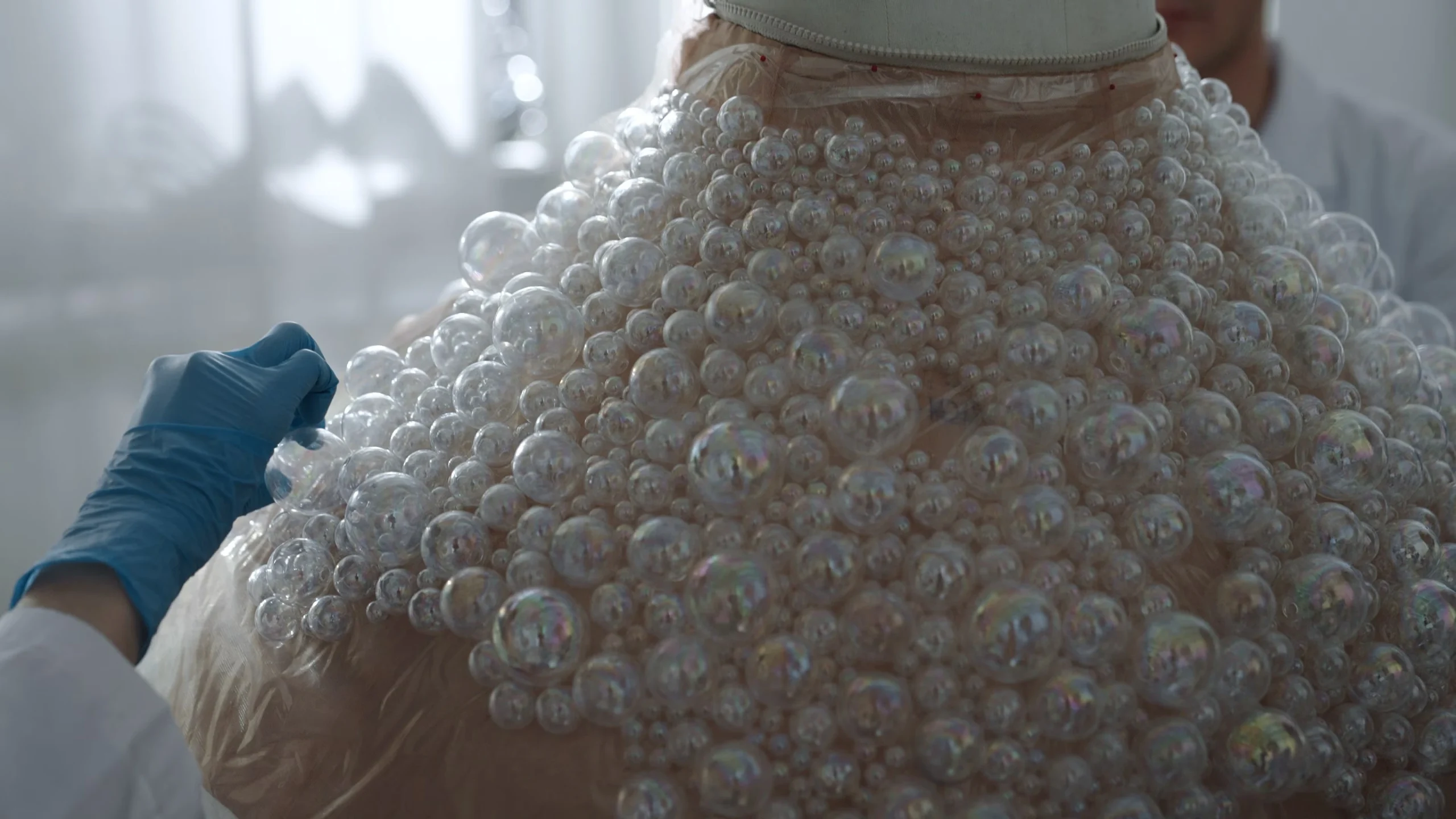 Eileen Gu’s Airo Bubble Dress at the Met Gala 2026 Designed by Iris van Herpen
